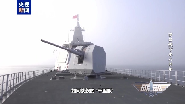 它是航母编队的“带刀侍卫”，以一对二逼退外舰！