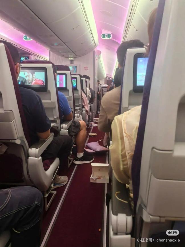 萬米高空上飛機(jī)突然劇烈顛簸！乘客經(jīng)歷驚魂時(shí)刻