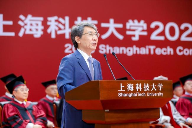 两位院士为毕业生上最后一课 传承精神勇担使命