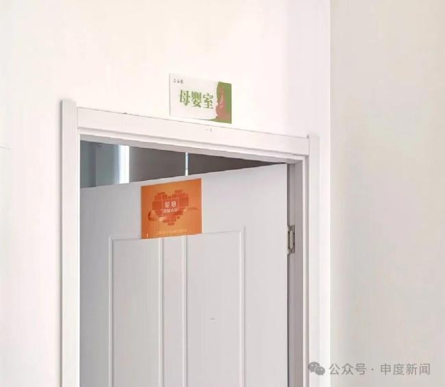 10月龄婴儿在展馆内喝奶瓶被赶出 文明观展与人情味的碰撞