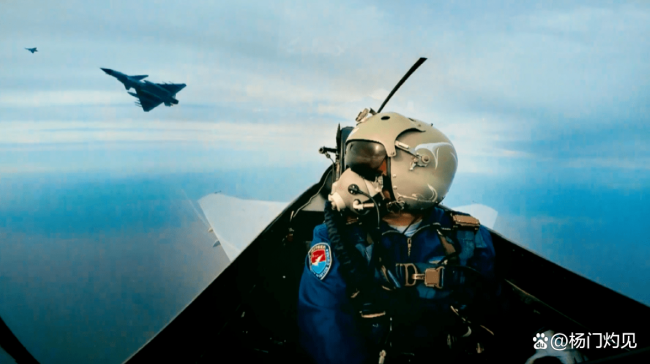 歼20逼退的是美军F35战机吗 空中较量显实力