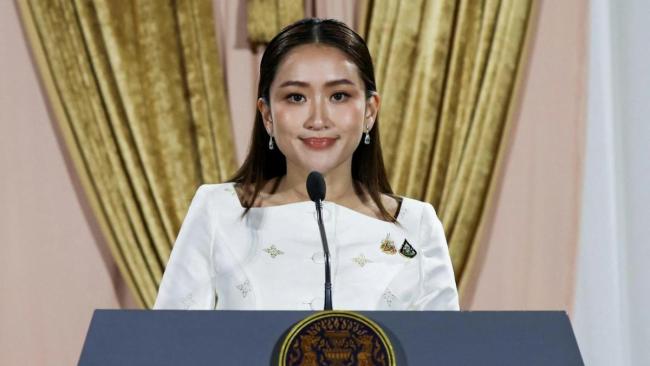专家谈泰国政坛“地震” 信任危机加剧