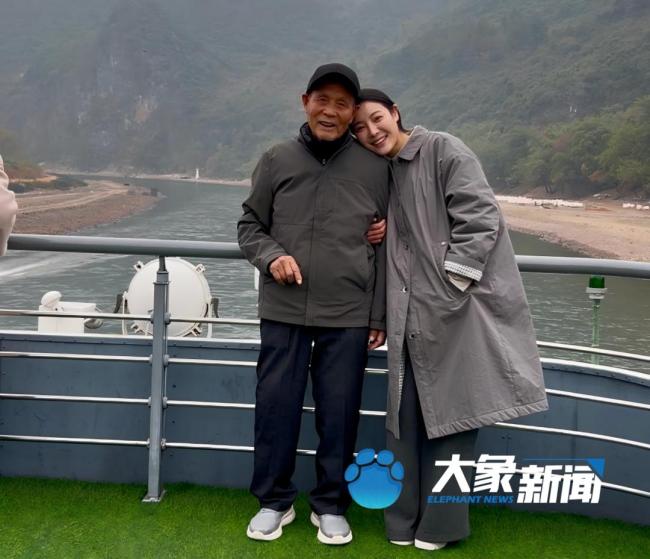 河南27岁“卖菜西施”吸粉超600万 乡音响彻太行山下