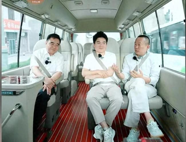 庆阳市委书记和董宇辉直播