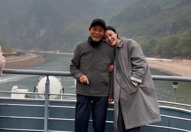 98年姑娘李福贵乡村卖货走红 全村人的牵挂