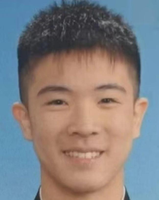 日本19岁女子全裸身亡男友逃逸被捕 悲剧震惊社区