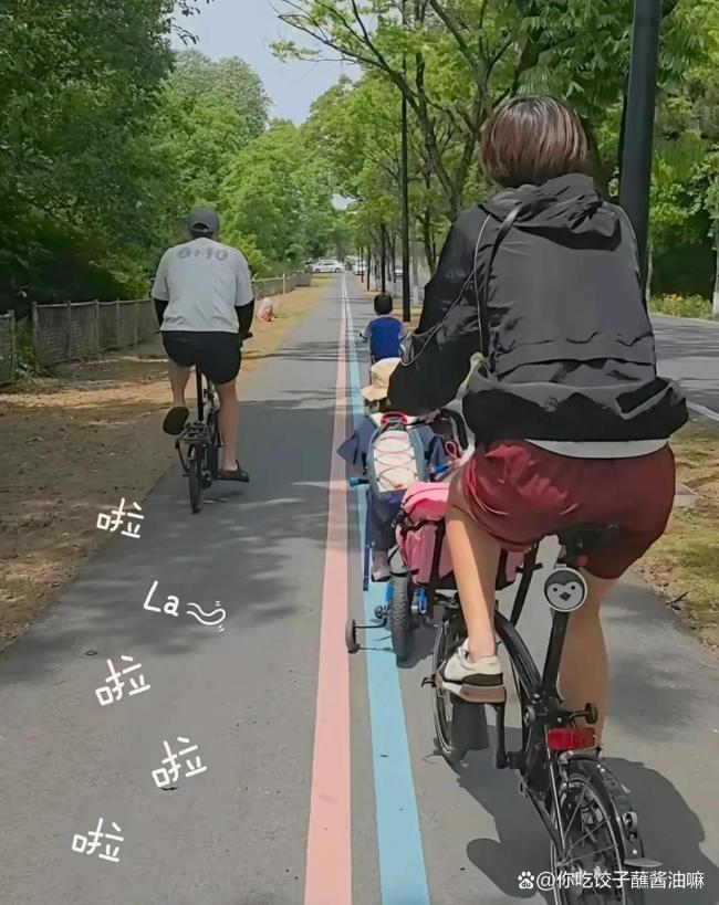 许昕教黄雅琼打乒乓球 体坛跨界联动引发热议