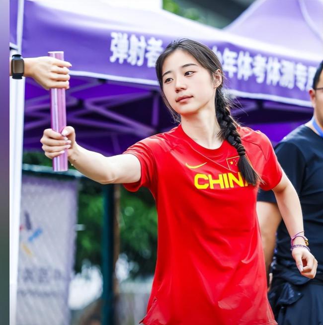 女生高考462分 超北大錄取分150多 短跑健將的輝煌逆襲
