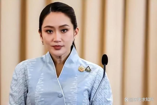 泰国曼谷爆发游行 三重危机点燃民众怒火