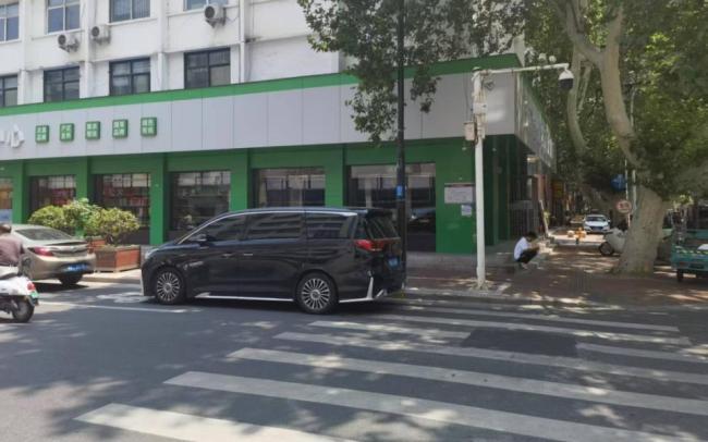 一銀行職員詐騙客戶近億元 虛構(gòu)理財(cái)騙局引發(fā)廣泛關(guān)注
