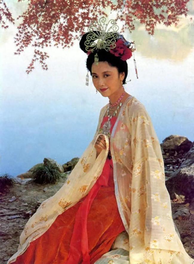 73歲“女兒國(guó)國(guó)王”朱琳近照曝光 優(yōu)雅凍齡引驚嘆