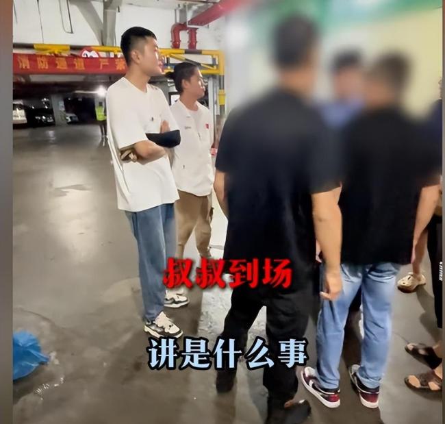 博主揭露市场用“鬼秤”遭匕首威胁 勇敢对峙黑商