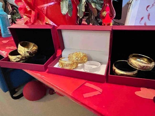 金价太高年轻人吐槽结不起婚 金店出租黄金自救 