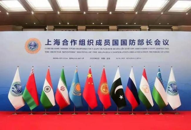 印度主持人频繁打断中国学者讲话 辩论现场火药味浓烈