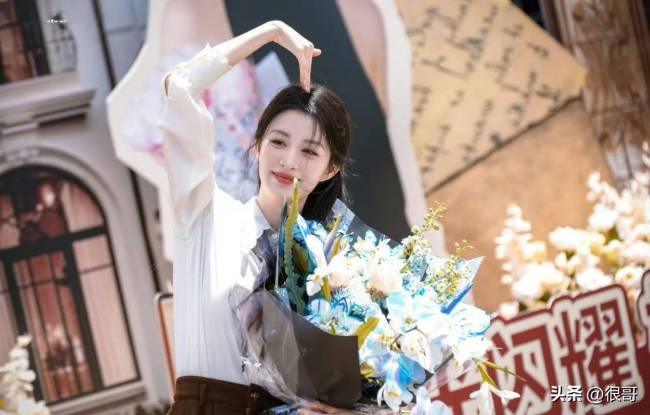 王楚然好优雅的民国千金 双面角色挑战引发热议