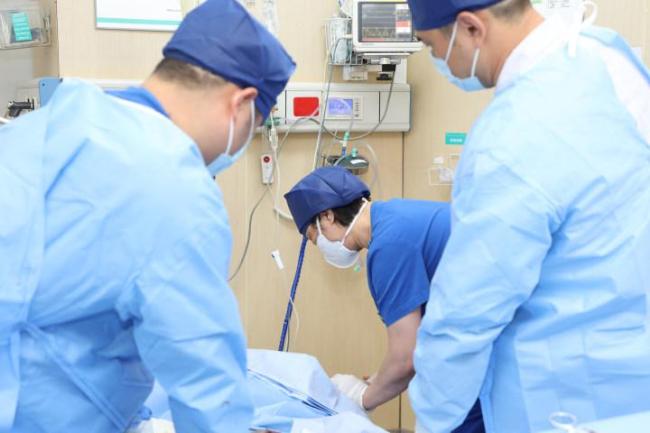 19歲小伙熬夜追劇心臟驟停 急救無縫銜接創(chuàng)造生命奇跡