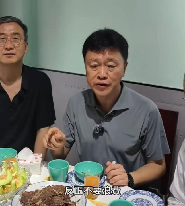 高书记请吃饭后的荣昌 带头消费展现新风