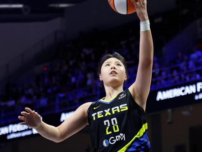 W菲尼克斯水星vs达拉斯飞翼 李月汝首发出战 佩奇复出能否率队复仇？