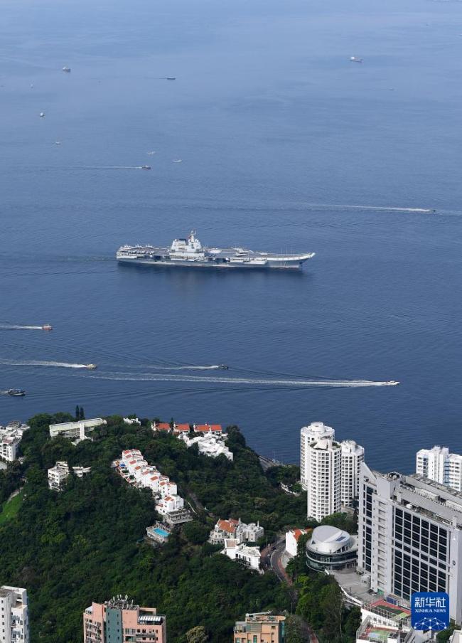 山東艦航母抵達(dá)香港場(chǎng)面公布 國安家好迎回歸