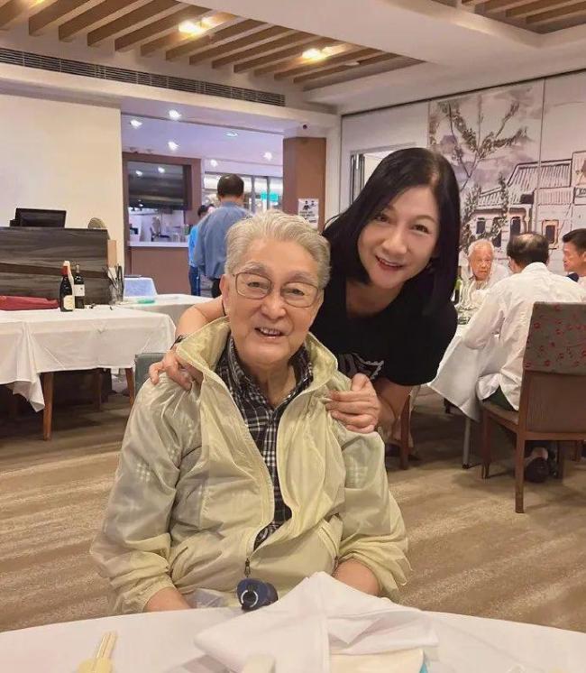 TVB“御用爷爷”周骢去世 享年92岁