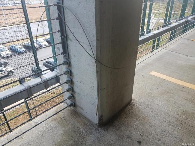 河南一水泥路面热“炸”了 高温下的脆性破坏