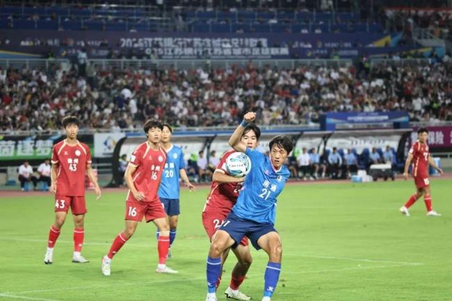 南通隊(duì)2比1戰(zhàn)勝徐州隊(duì) 延續(xù)不敗神話
