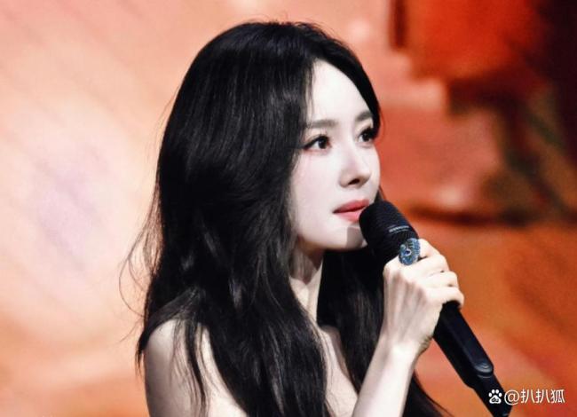 杨幂同款80多元汉服一夜断货 优雅应对意外获赞