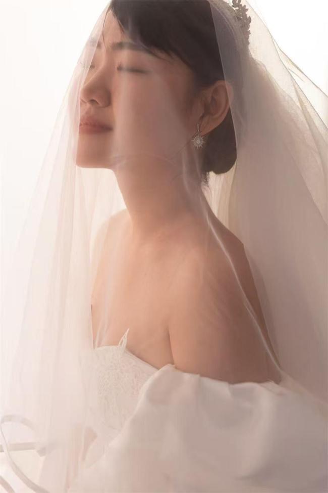 相識13天閃婚 4個月后妻子車禍去世 丈夫澄清騙保謠言