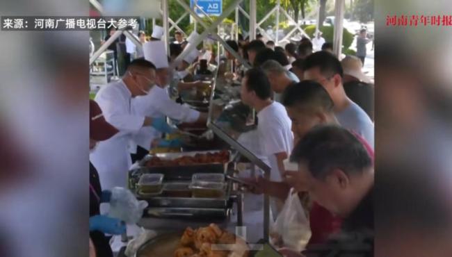 五星級酒店擺地攤37分鐘售罄