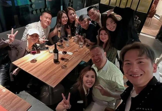曾志偉和女星合影姿勢引爭議 年齡差與親密程度惹討論