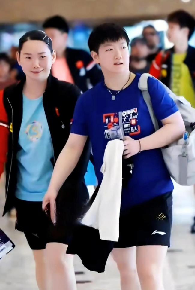 國乒正賽前完成最后上下訓(xùn)：孫穎莎炸毛+熱得皺眉,，林高遠(yuǎn)冰淇淋解暑 勁敵退賽添變數(shù)