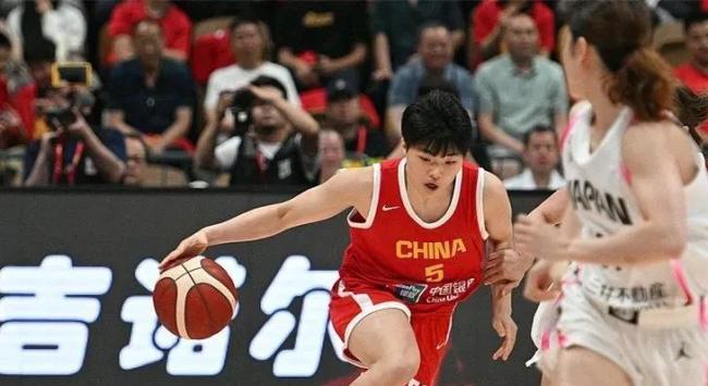 力克澳洲后女篮12人名单初现!李缘、罗欣棫位置稳固,最后悬念待解 生死战揭开终极悬念