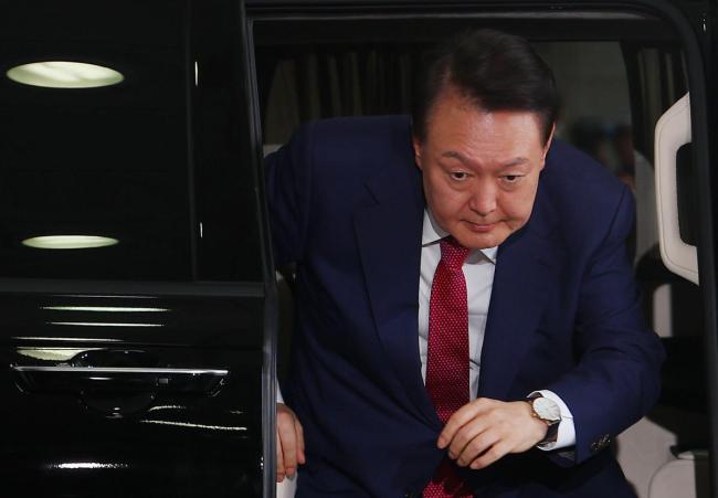 不到7平米！尹锡悦牢房面积缩水 韩国总统的“铁窗标配”