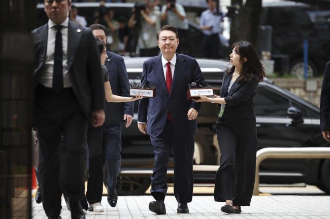 不到7平米！尹锡悦牢房面积缩水 韩国总统的“铁窗标配”