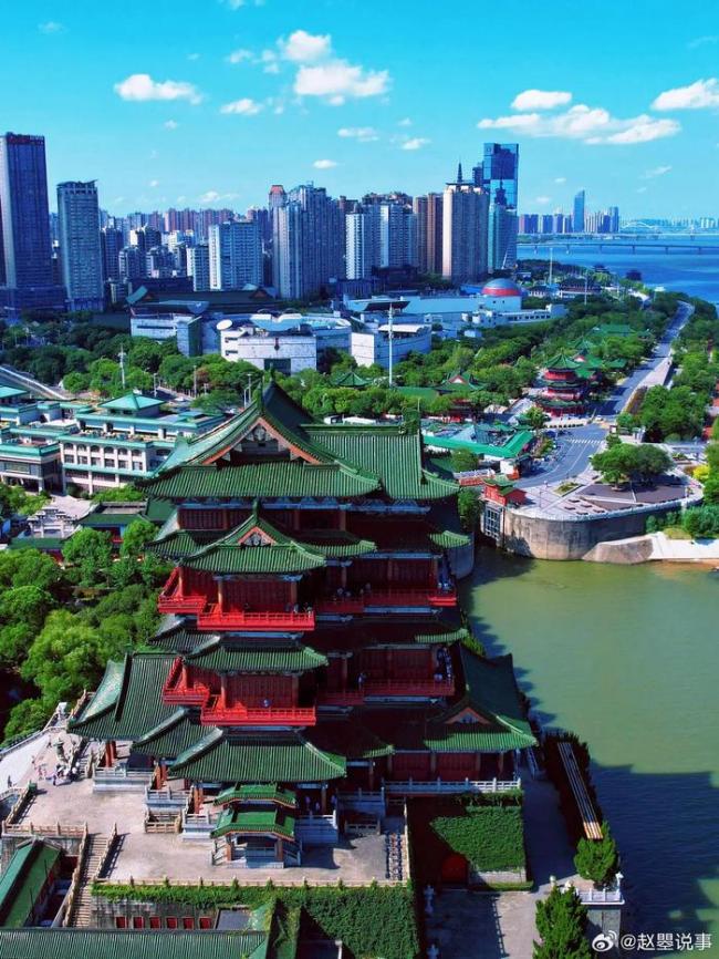 外國人來南昌打卡地標(biāo)要先學(xué)背古詩 詩意與煙火共存