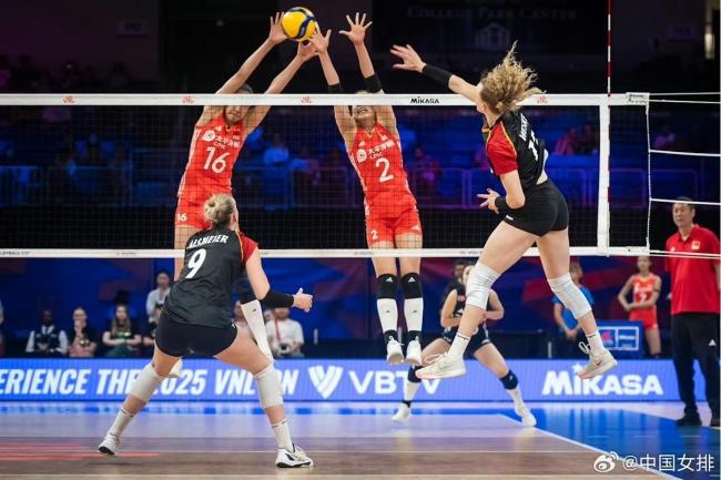 中國女排逆轉(zhuǎn)德國獲三連勝 連追三局顯韌性