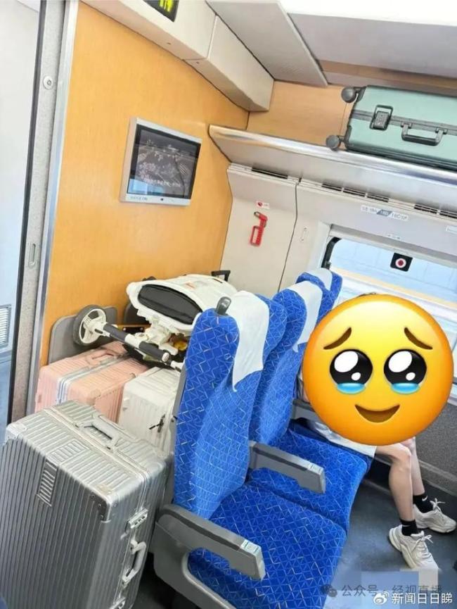 乘客吐槽座椅后方塞滿行李