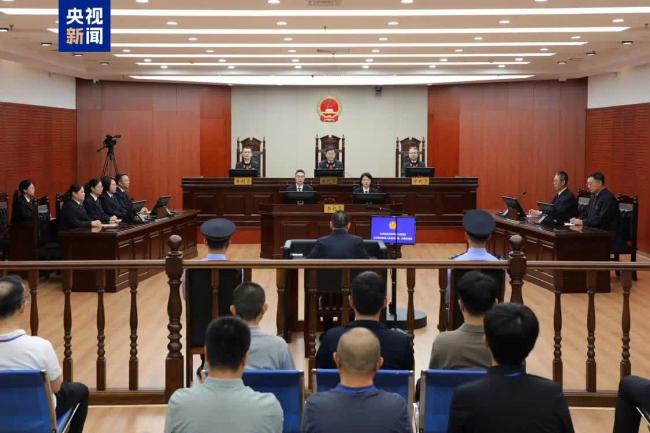 國資委原副部長級幹部駱玉林被判死緩