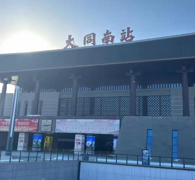翻8噸垃圾找手表后續(xù)：公司獎(jiǎng)勵(lì)環(huán)衛(wèi)工人，官媒發(fā)聲：找手表的環(huán)衛(wèi)工不是無(wú)名氏