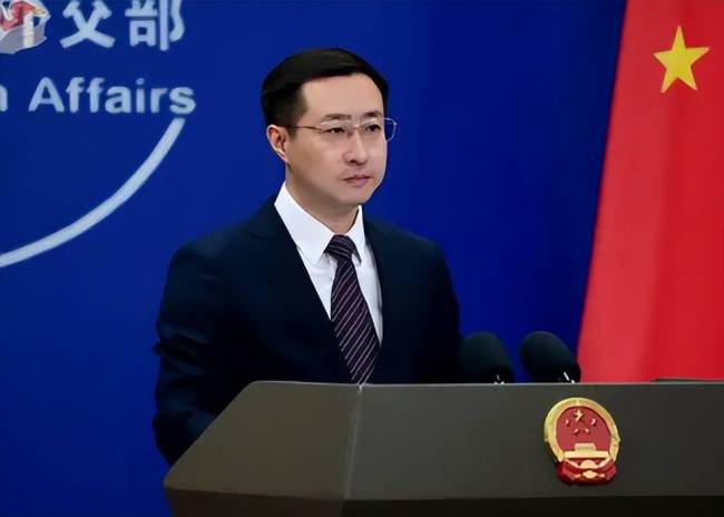 澳总理访华期间游览长城并发表讲话 达尔文港之争成焦点