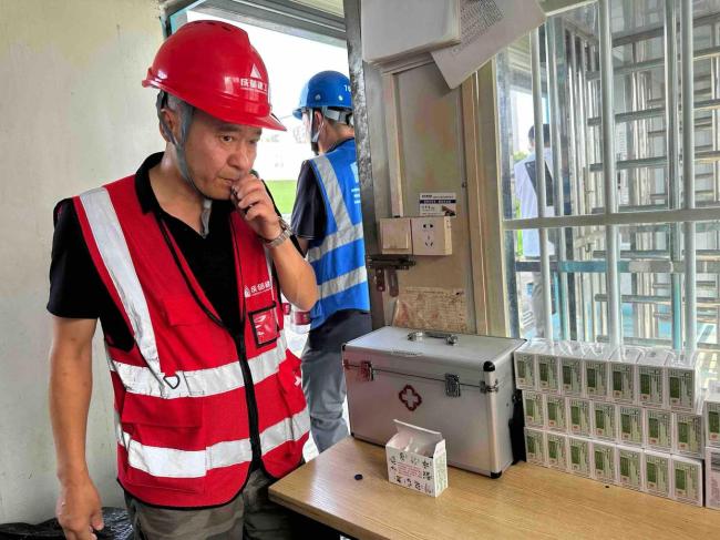 記者探訪高溫下建筑工人是否有保障 工地防暑措施到位