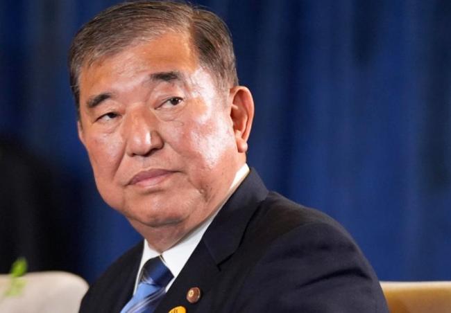 石破茂的“孤島選戰(zhàn)”：從眾星捧月到眾叛親離的一年