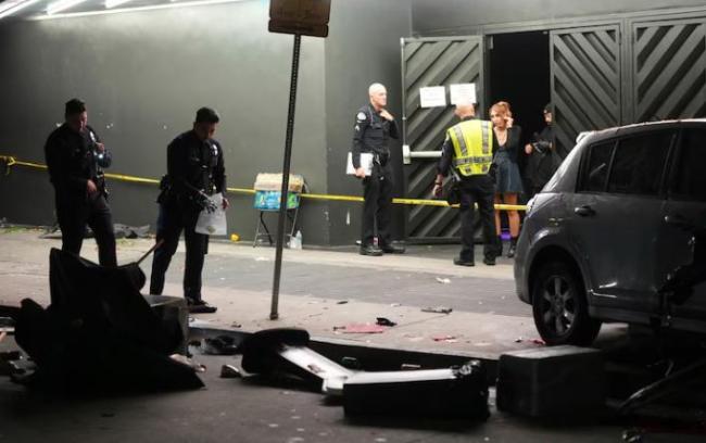 洛杉磯一車輛沖撞人群致30人受傷
