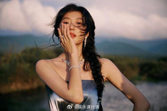 孙千方回应与男友人共回家 呼吁勿过度解读