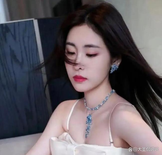 张碧晨演唱会去不雅众席互动 流量时间的牵记消解