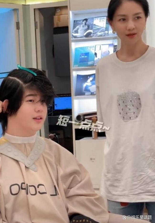胡可复兴安吉留长发 尊重孩子的选拔