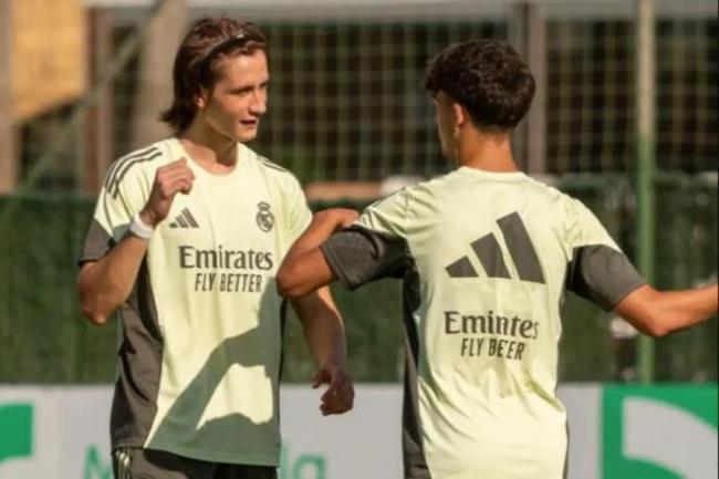 马卡: 皇马小将胡安-马丁内斯佩戴健康手环用于身体监测和训练