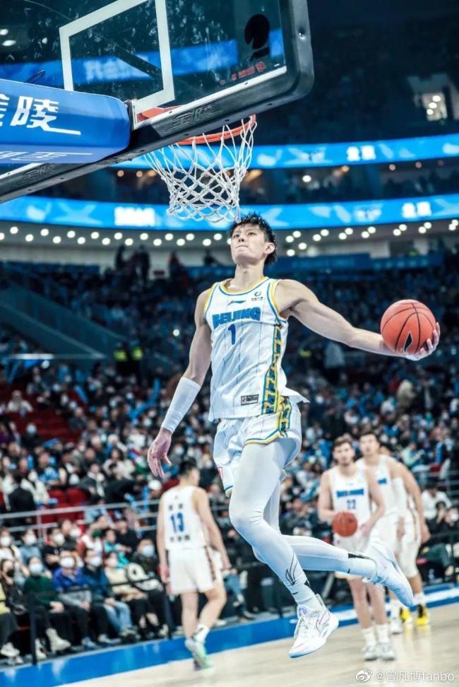 曾凡博加盟篮网 冲击NBA新篇章