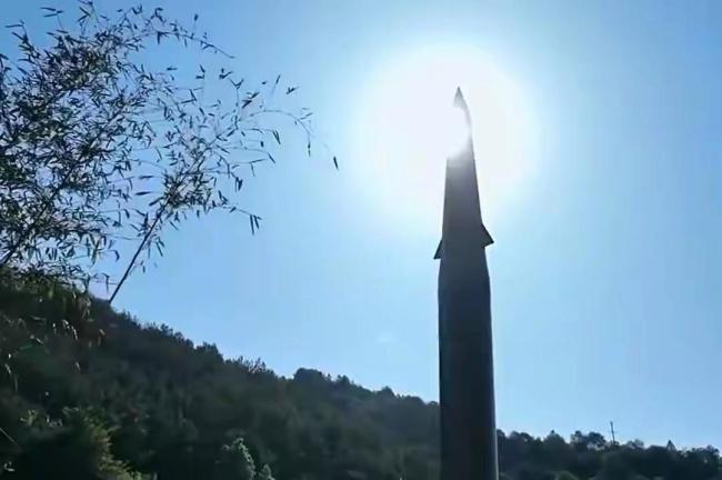 新型巡航导弹发射画面罕见公开 展示中国战略威慑力量