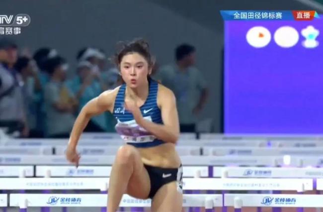 战斗天使！吴艳妮女子100米栏预赛第一